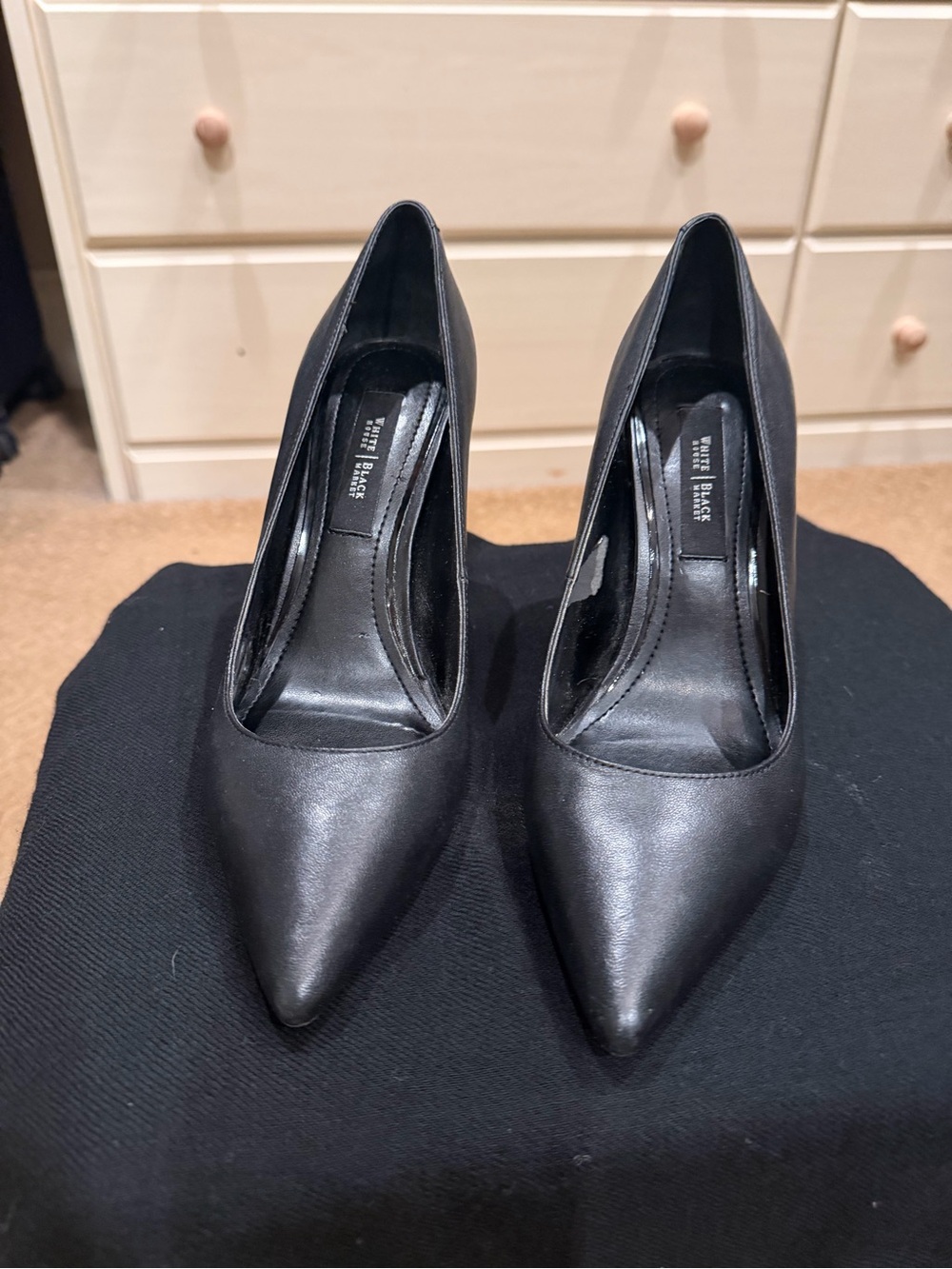 White House Black Market Olivia Black Leather Pointed Toe Pumps Size 6.5